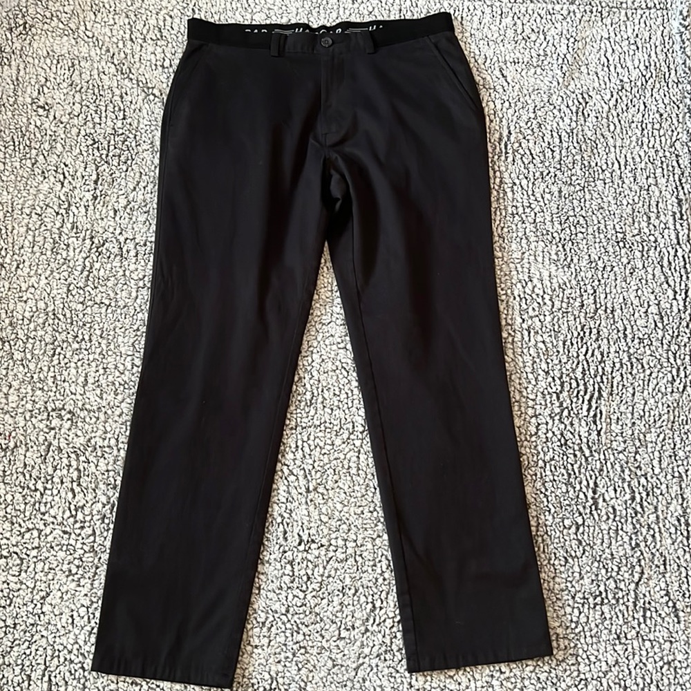 Men’s HAGGAR action khakis